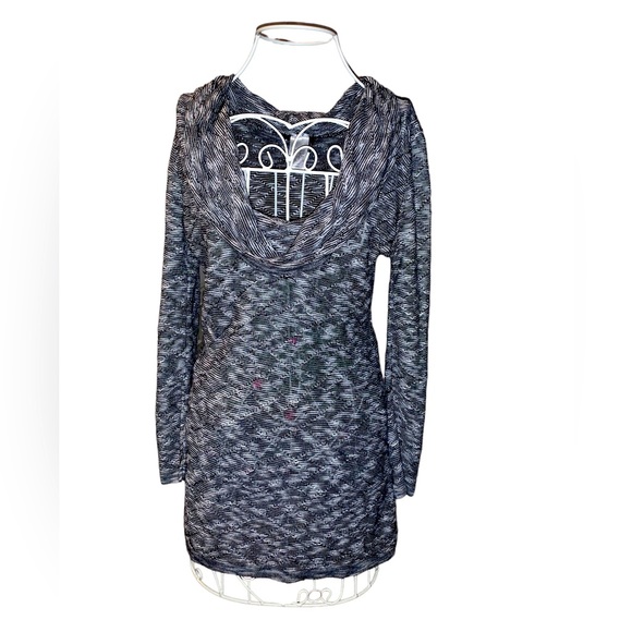 VENUS Black & White Cowl Neck Women’s Top Size Small - Picture 2 of 7